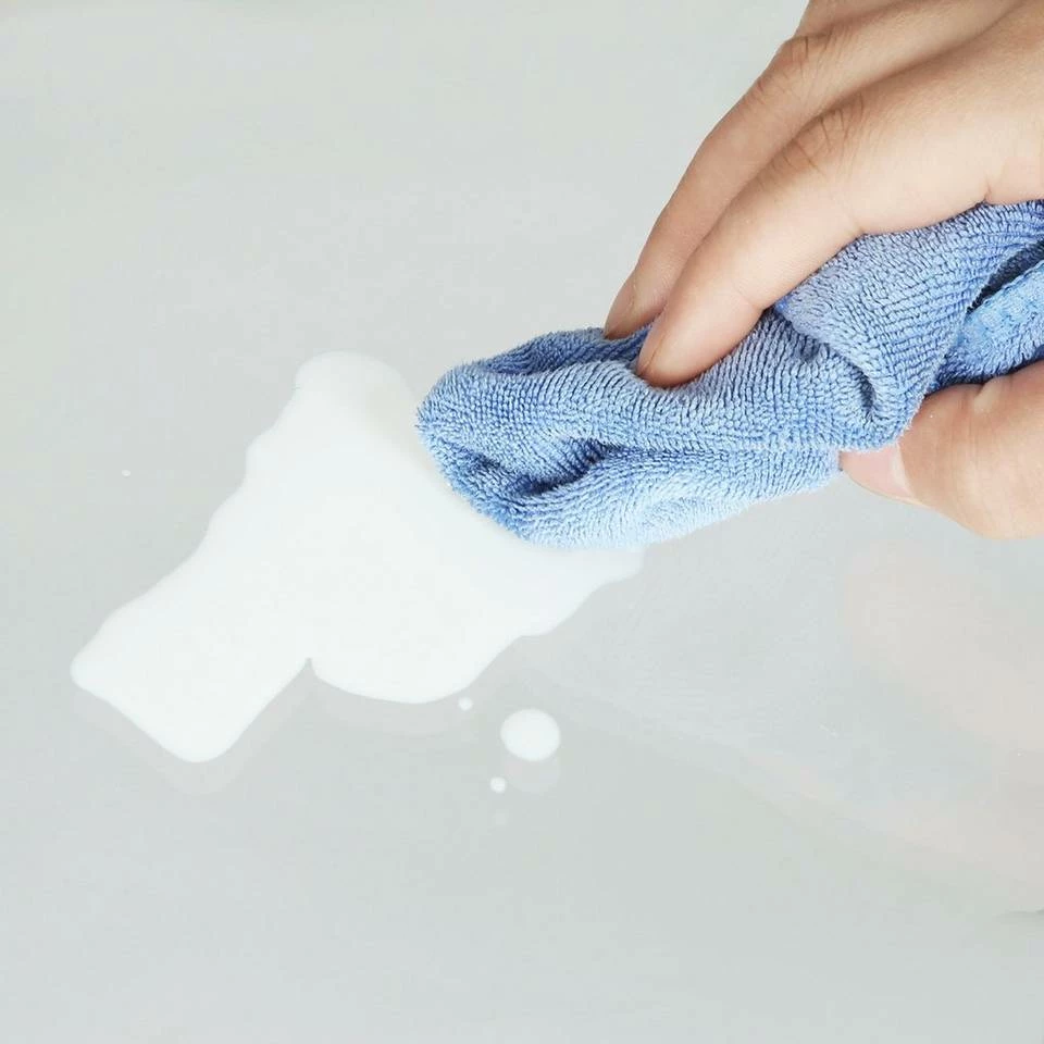 VASAGLE Couchtisch »LGT21G«, Beistelltisch, Glastisch, Sofatisch mit Metallgestell, Hartglas, Ø 84 cm, rund, stabil Gold, Schwarz 6 VASAGLE Couchtisch »LGT21G«, Beistelltisch, Glastisch, Sofatisch mit Metallgestell, Hartglas, Ø 84 cm, rund, stabil Gold, Schwarz – Bild 4